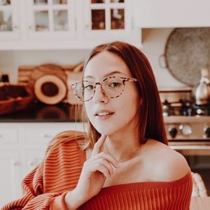 Meet your Posher, Anya